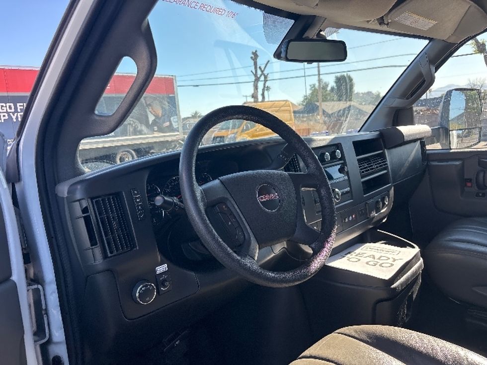 Light Duty Box Truck-Light and Medium Duty Trucks-GMC-2021-Savana G33903-Fontana-CA-118,080\n\t\tmiles-$ 28,500 - Image 15