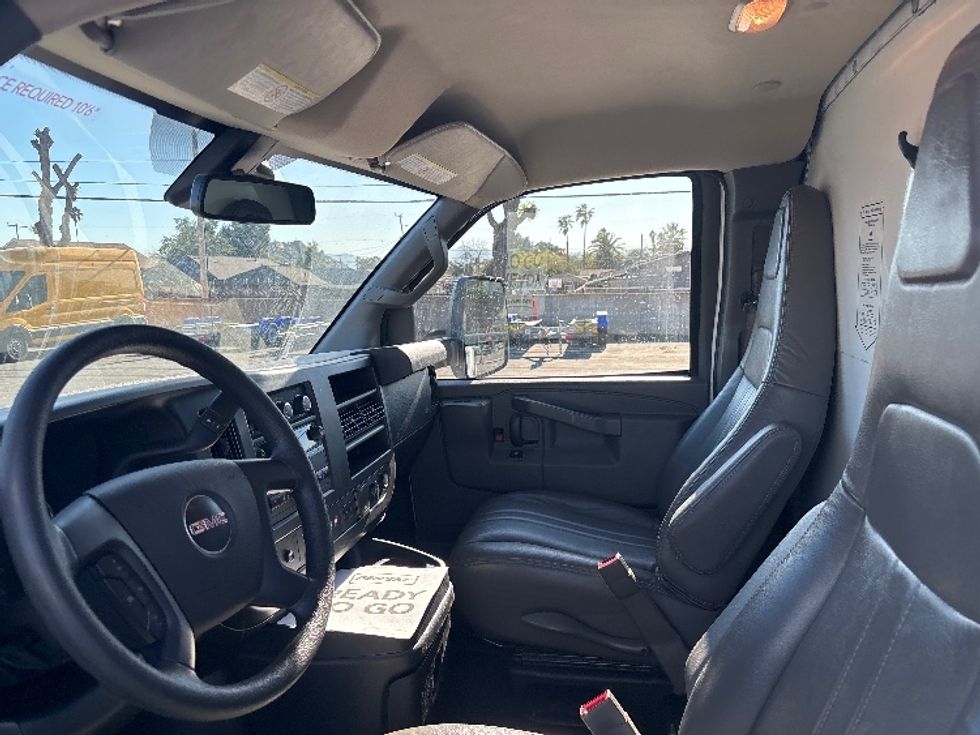 Light Duty Box Truck-Light and Medium Duty Trucks-GMC-2021-Savana G33903-Fontana-CA-118,080\n\t\tmiles-$ 28,500 - Image 17