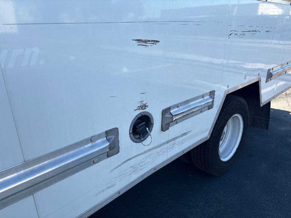 Light Duty Box Truck-Light and Medium Duty Trucks-GMC-2021-Savana G33903-Fontana-CA-118,080\n\t\tmiles-$ 28,500 - Image 23