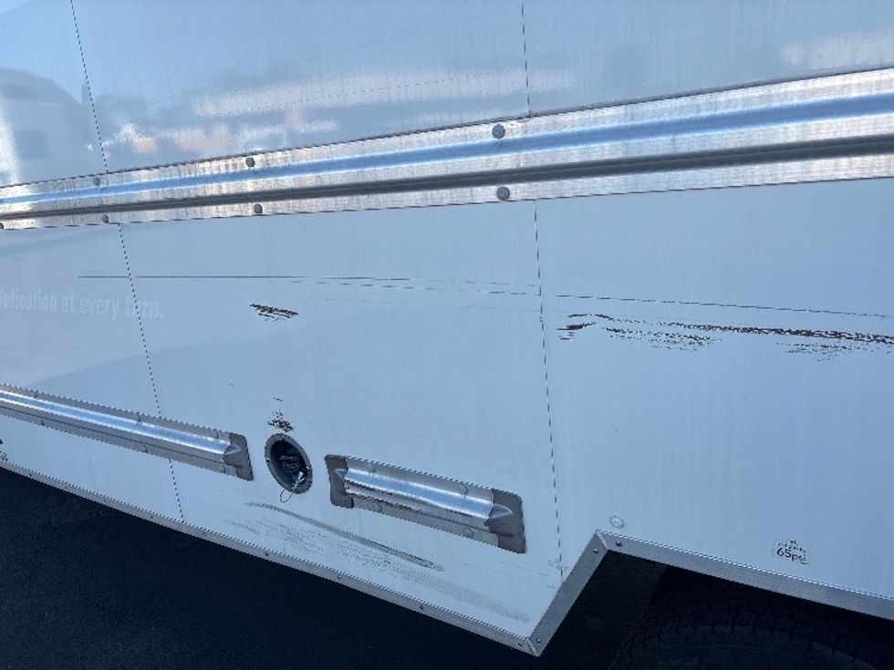 Light Duty Box Truck-Light and Medium Duty Trucks-GMC-2021-Savana G33903-Fontana-CA-118,080\n\t\tmiles-$ 28,500 - Image 24