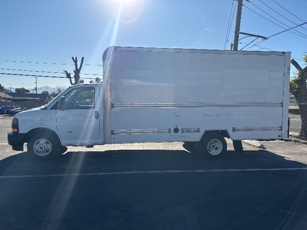 Light Duty Box Truck-Light and Medium Duty Trucks-GMC-2021-Savana G33903-Fontana-CA-118,080\n\t\tmiles-$ 28,500 - Image 4
