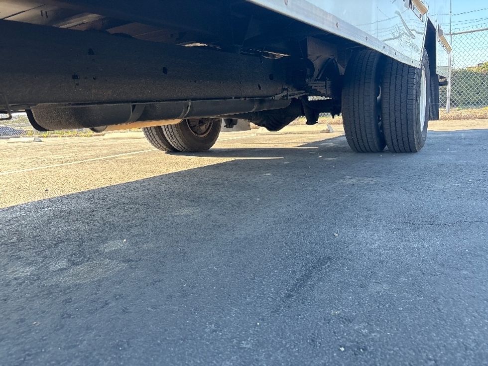 Light Duty Box Truck-Light and Medium Duty Trucks-GMC-2021-Savana G33903-Fontana-CA-118,080\n\t\tmiles-$ 28,500 - Image 5