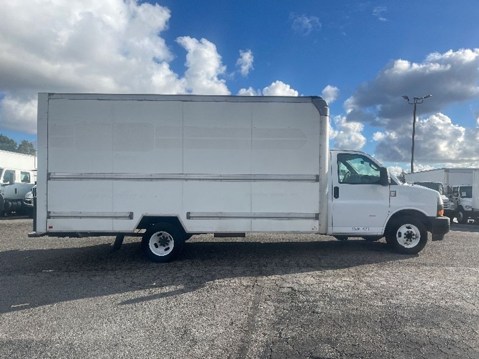 Light Duty Box Truck-Light and Medium Duty Trucks-GMC-2021-Savana G33903-Fontana-CA-128,174\n\t\tmiles-$ 25,500 - Image 15