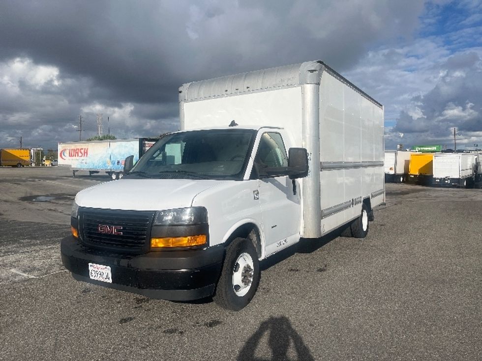 Light Duty Box Truck-Light and Medium Duty Trucks-GMC-2021-Savana G33903-Fontana-CA-128,174\n\t\tmiles-$ 25,500 - Image 3