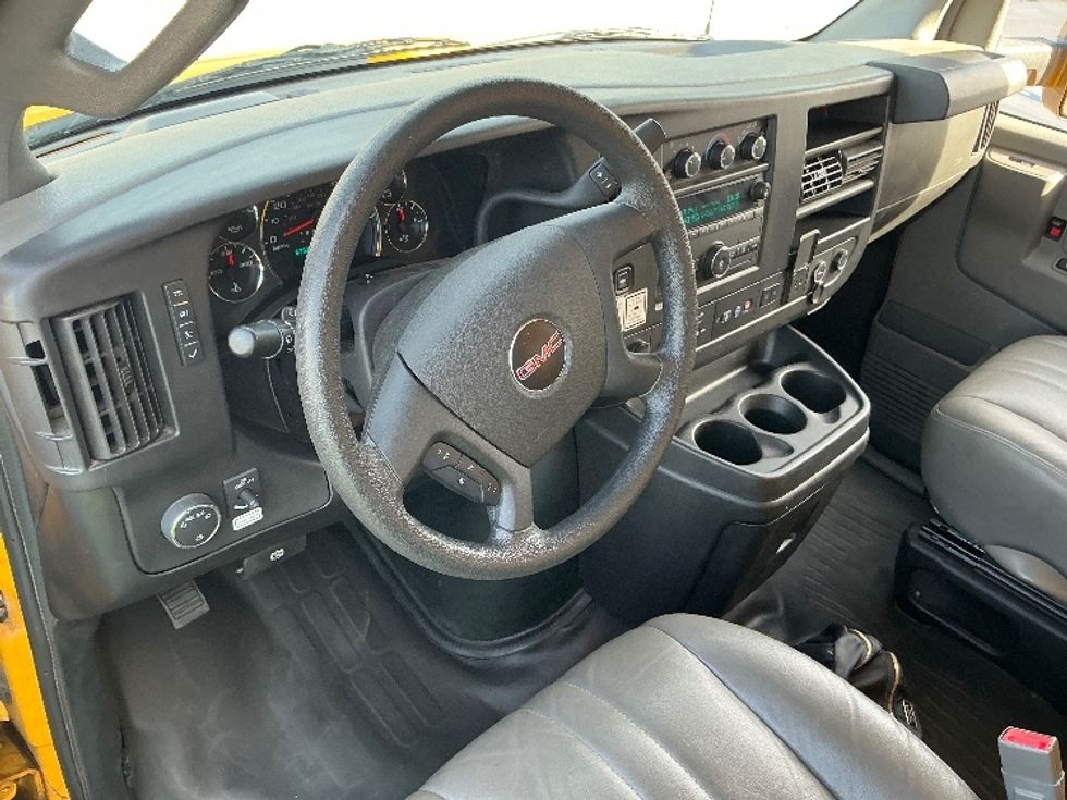 Light Duty Box Truck-Light and Medium Duty Trucks-GMC-2021-Savana G33903-Fontana-CA-67,565\n\t\tmiles-$ 37,500 - Image 17