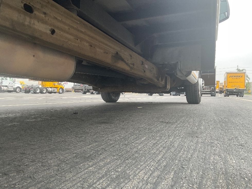 Light Duty Box Truck-Light and Medium Duty Trucks-GMC-2021-Savana G33903-Fontana-CA-70,339\n\t\tmiles-$ 34,000 - Image 14