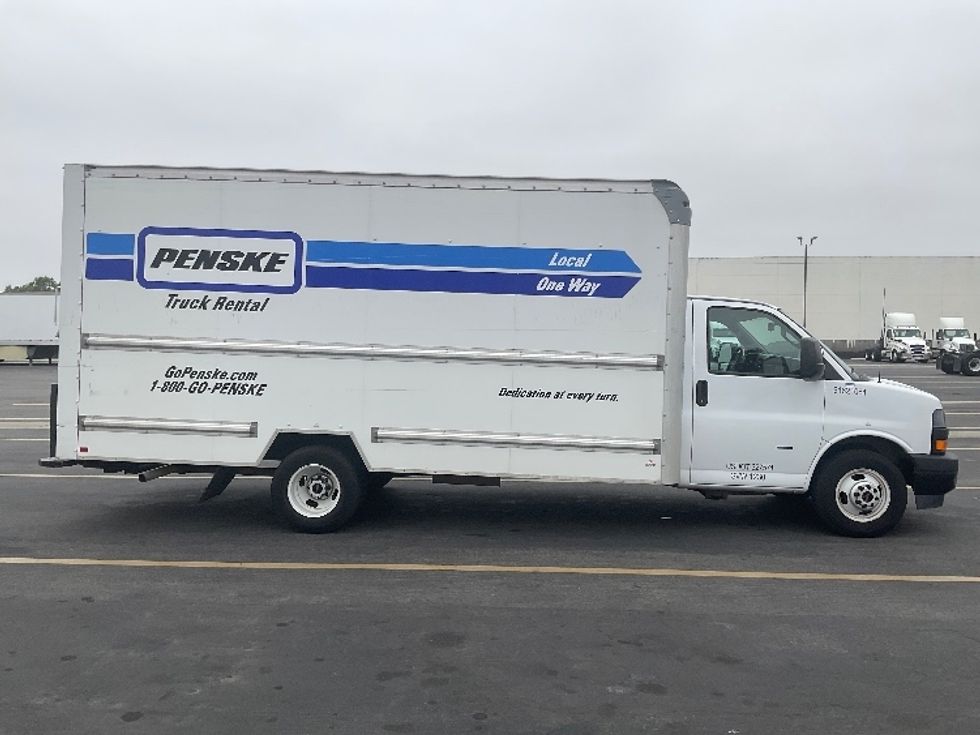 Light Duty Box Truck-Light and Medium Duty Trucks-GMC-2021-Savana G33903-Fontana-CA-70,339\n\t\tmiles-$ 34,000 - Image 15