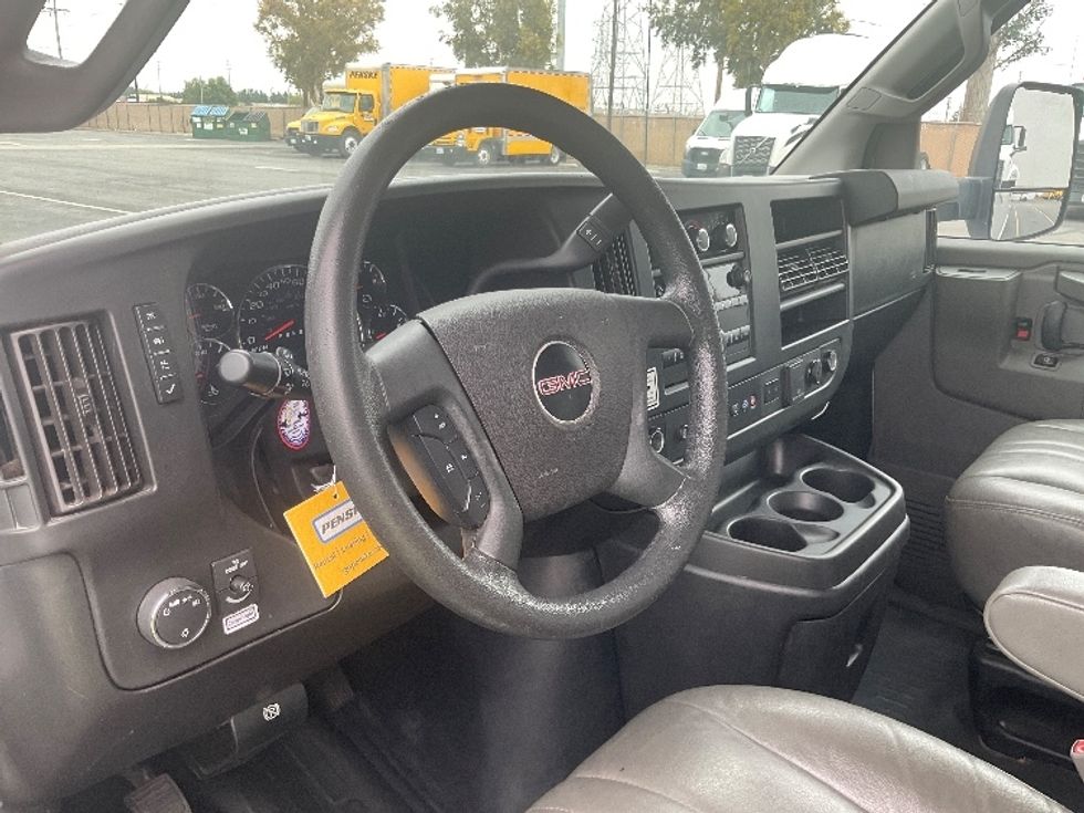 Light Duty Box Truck-Light and Medium Duty Trucks-GMC-2021-Savana G33903-Fontana-CA-70,339\n\t\tmiles-$ 34,000 - Image 17