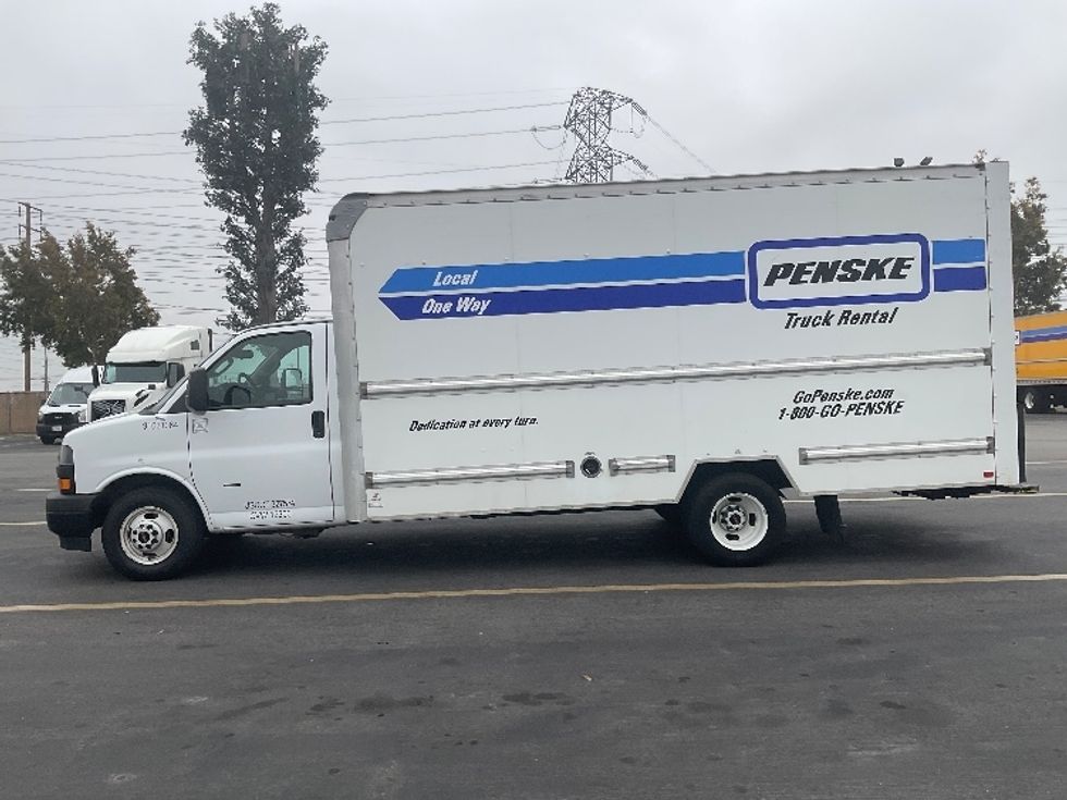 Light Duty Box Truck-Light and Medium Duty Trucks-GMC-2021-Savana G33903-Fontana-CA-70,339\n\t\tmiles-$ 34,000 - Image 4