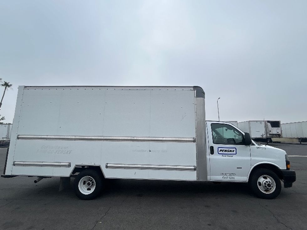 Light Duty Box Truck-Light and Medium Duty Trucks-GMC-2021-Savana G33903-Fontana-CA-73,803\n\t\tmiles-$ 33,500 - Image 15