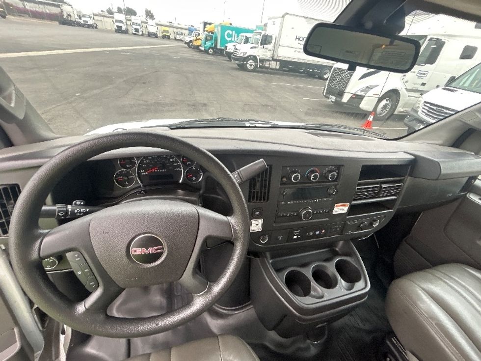 Light Duty Box Truck-Light and Medium Duty Trucks-GMC-2021-Savana G33903-Fontana-CA-73,803\n\t\tmiles-$ 33,500 - Image 18