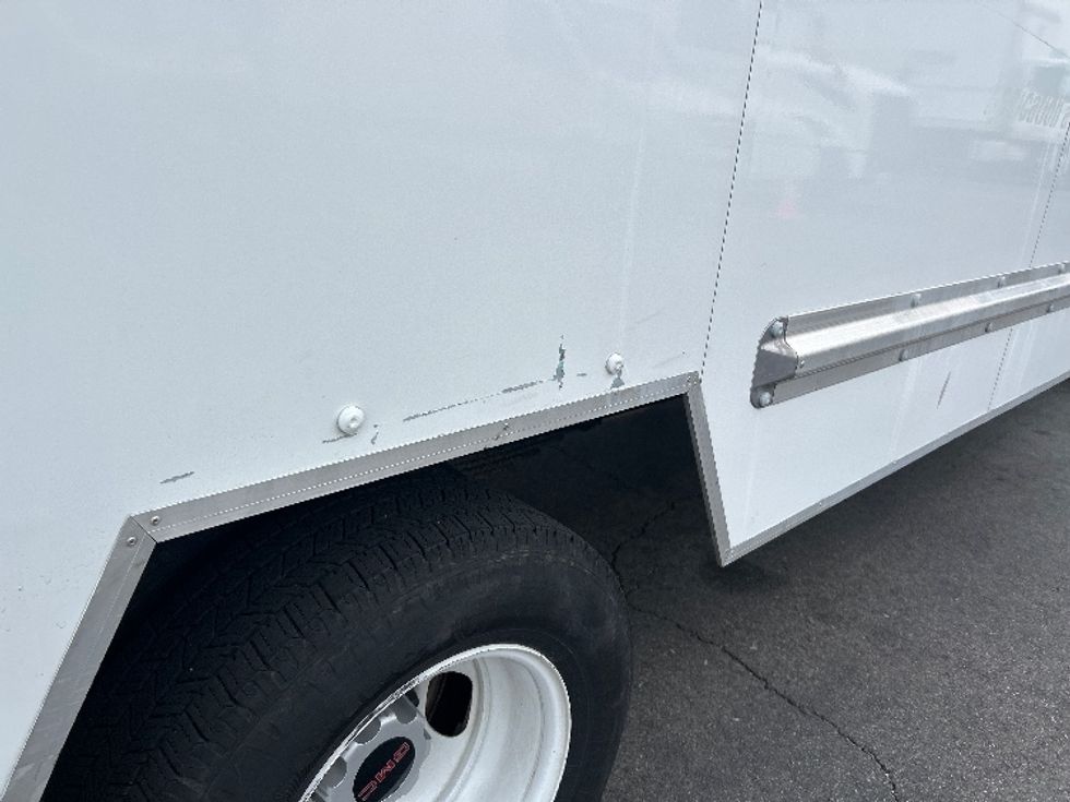 Light Duty Box Truck-Light and Medium Duty Trucks-GMC-2021-Savana G33903-Fontana-CA-73,803\n\t\tmiles-$ 33,500 - Image 27