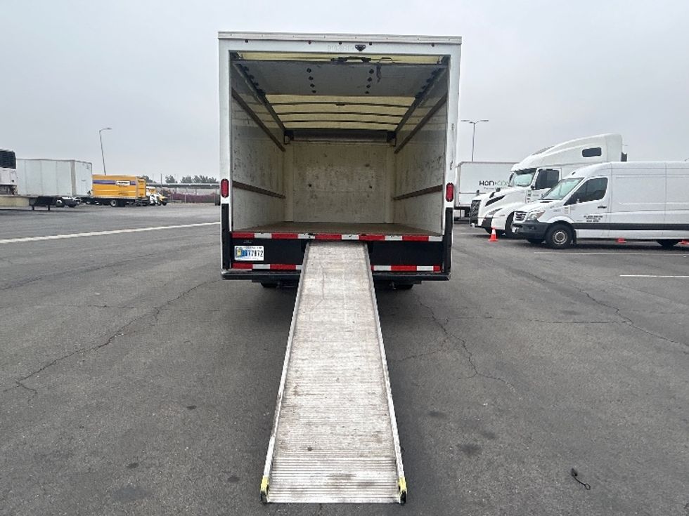 Light Duty Box Truck-Light and Medium Duty Trucks-GMC-2021-Savana G33903-Fontana-CA-73,803\n\t\tmiles-$ 33,500 - Image 9
