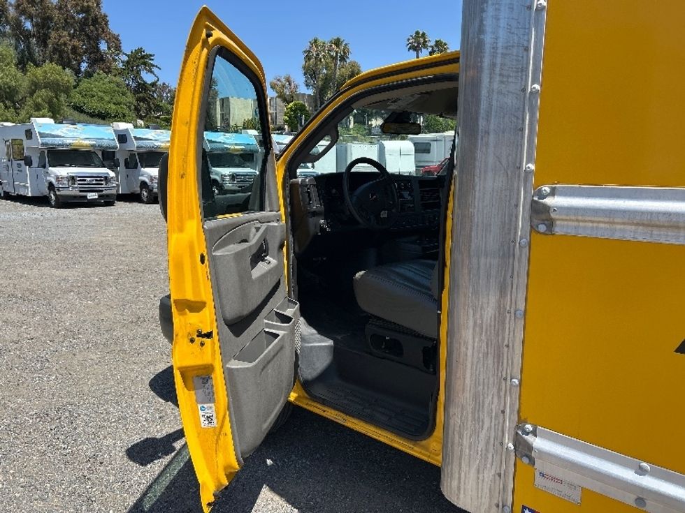 Light Duty Box Truck-Light and Medium Duty Trucks-GMC-2021-Savana G33903-Fontana-CA-75,616\n\t\tmiles-$ 29,000 - Image 16