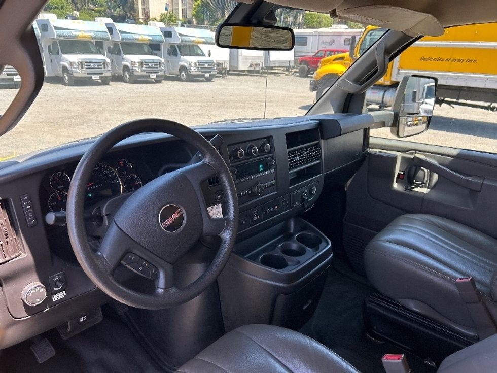 Light Duty Box Truck-Light and Medium Duty Trucks-GMC-2021-Savana G33903-Fontana-CA-75,616\n\t\tmiles-$ 29,000 - Image 17