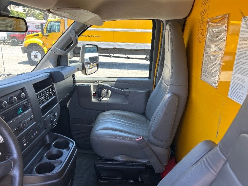 Light Duty Box Truck-Light and Medium Duty Trucks-GMC-2021-Savana G33903-Fontana-CA-75,616\n\t\tmiles-$ 29,000 - Image 19