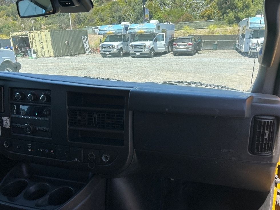 Light Duty Box Truck-Light and Medium Duty Trucks-GMC-2021-Savana G33903-Fontana-CA-75,616\n\t\tmiles-$ 29,000 - Image 21