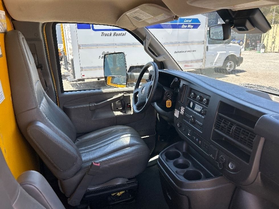 Light Duty Box Truck-Light and Medium Duty Trucks-GMC-2021-Savana G33903-Fontana-CA-75,616\n\t\tmiles-$ 29,000 - Image 22