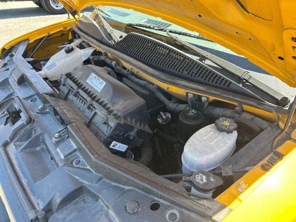 Light Duty Box Truck-Light and Medium Duty Trucks-GMC-2021-Savana G33903-Fontana-CA-75,616\n\t\tmiles-$ 29,000 - Image 24