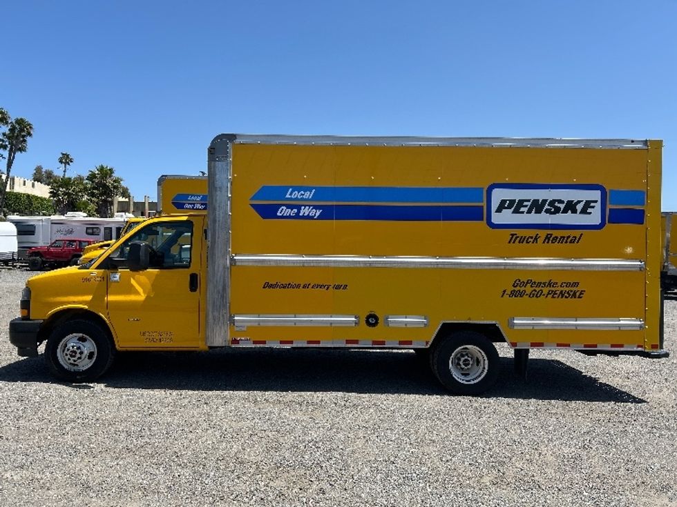 Light Duty Box Truck-Light and Medium Duty Trucks-GMC-2021-Savana G33903-Fontana-CA-75,616\n\t\tmiles-$ 29,000 - Image 4