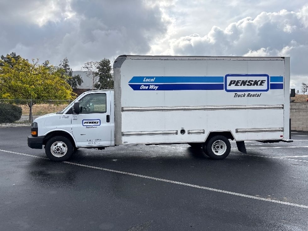 Light Duty Box Truck-Light and Medium Duty Trucks-GMC-2021-Savana G33903-Fontana-CA-78,034\n\t\tmiles-$ 32,500 - Image 4