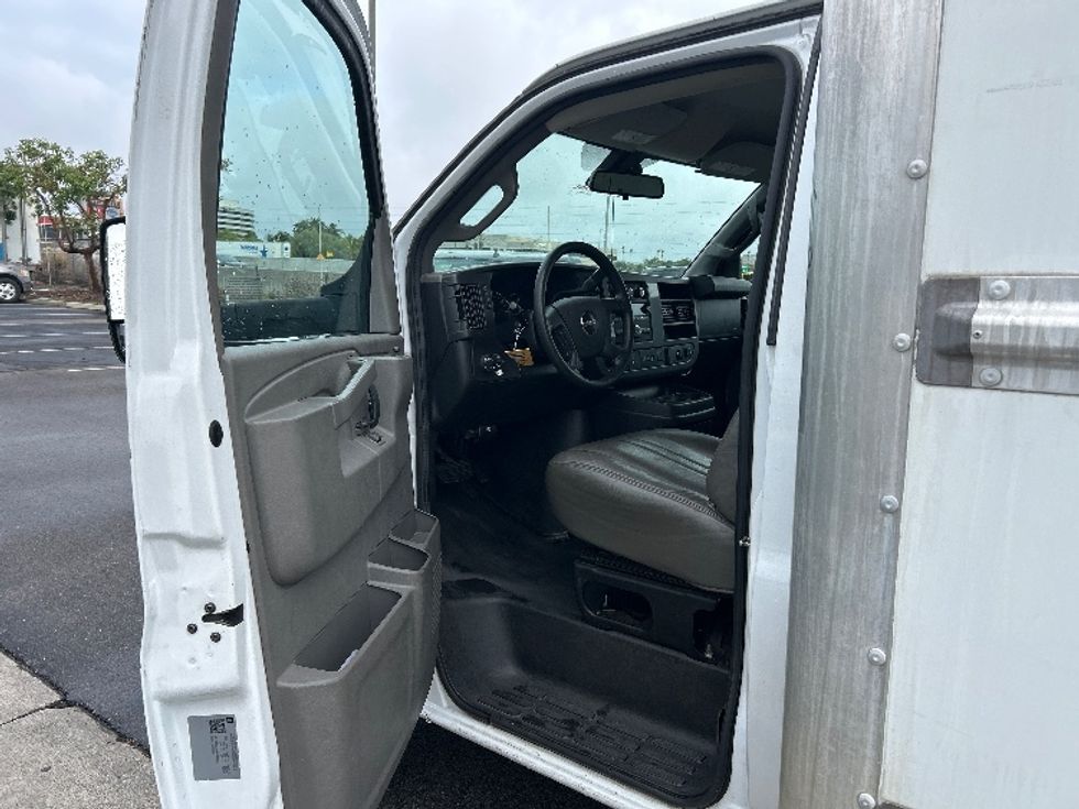 Light Duty Box Truck-Light and Medium Duty Trucks-GMC-2021-Savana G33903-Fontana-CA-83,200\n\t\tmiles-$ 27,250 - Image 16