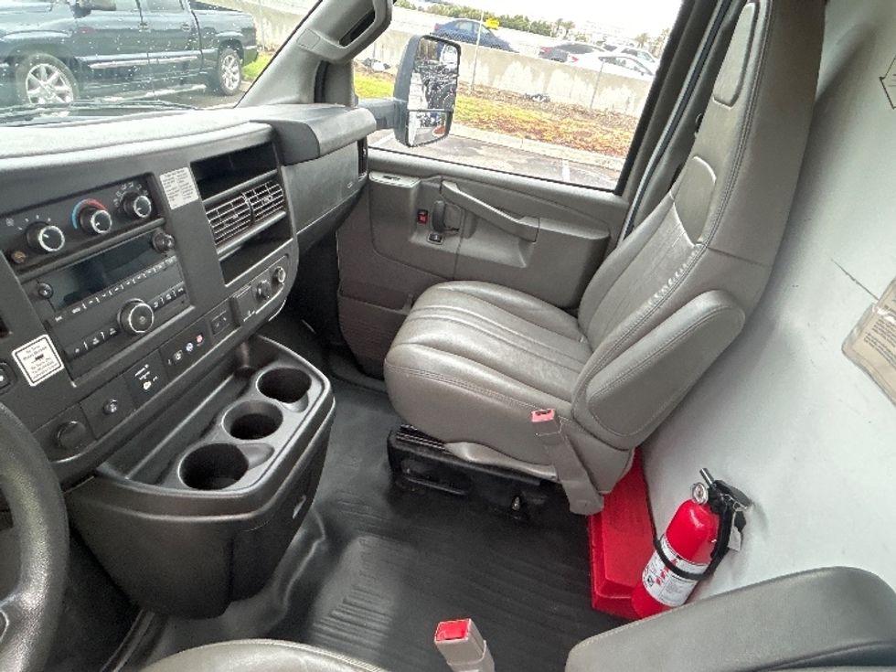 Light Duty Box Truck-Light and Medium Duty Trucks-GMC-2021-Savana G33903-Fontana-CA-83,200\n\t\tmiles-$ 27,250 - Image 19