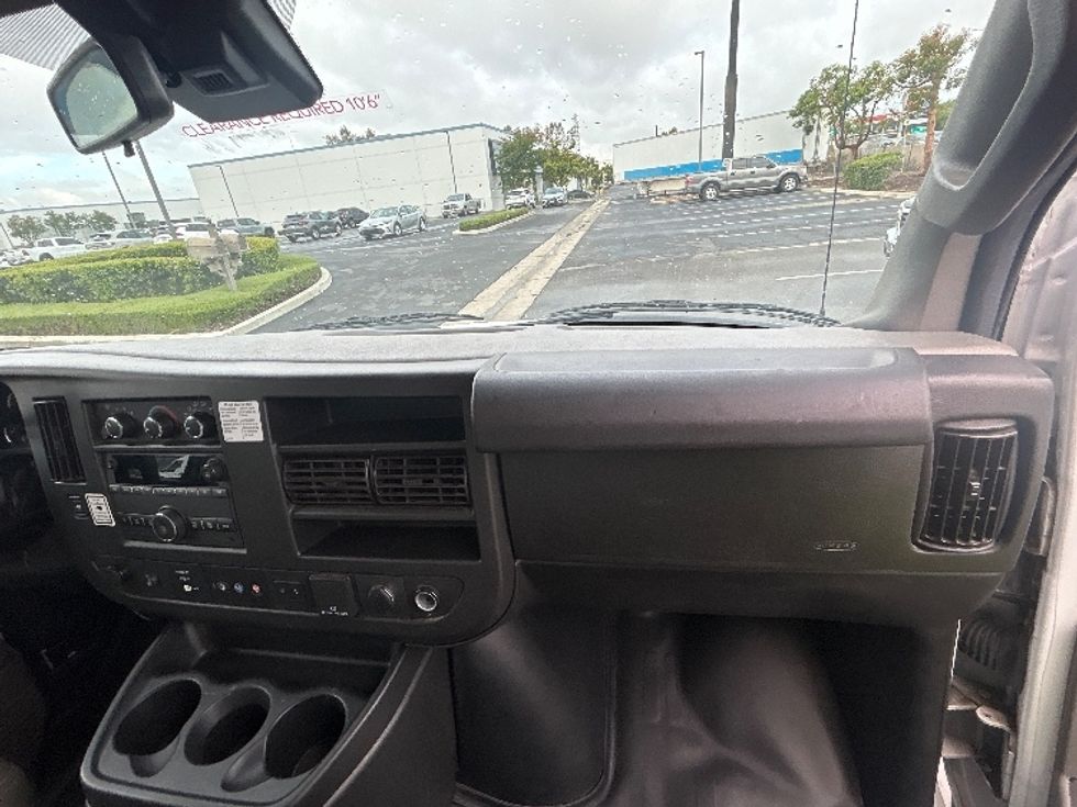 Light Duty Box Truck-Light and Medium Duty Trucks-GMC-2021-Savana G33903-Fontana-CA-83,200\n\t\tmiles-$ 27,250 - Image 21