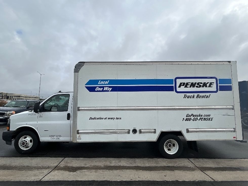 Light Duty Box Truck-Light and Medium Duty Trucks-GMC-2021-Savana G33903-Fontana-CA-83,200\n\t\tmiles-$ 27,250 - Image 4