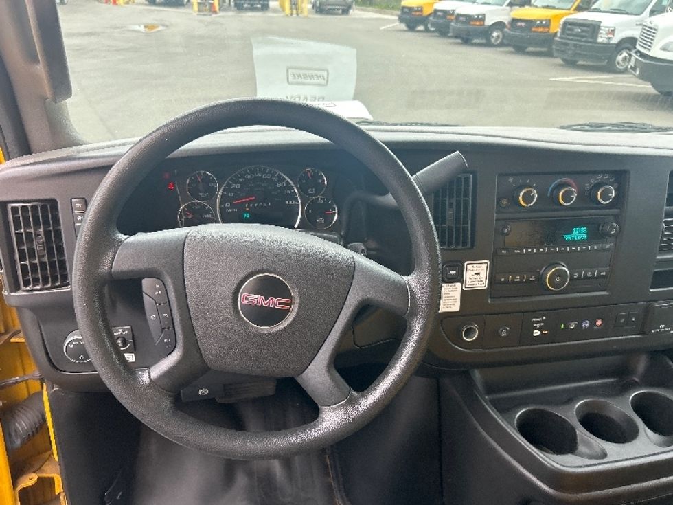 Light Duty Box Truck-Light and Medium Duty Trucks-GMC-2021-Savana G33903-Fontana-CA-86,625\n\t\tmiles-$ 29,250 - Image 17