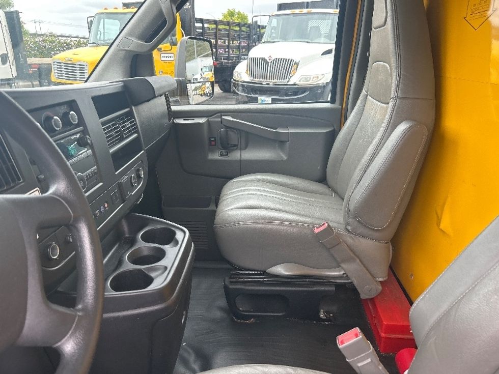 Light Duty Box Truck-Light and Medium Duty Trucks-GMC-2021-Savana G33903-Fontana-CA-86,625\n\t\tmiles-$ 29,250 - Image 18