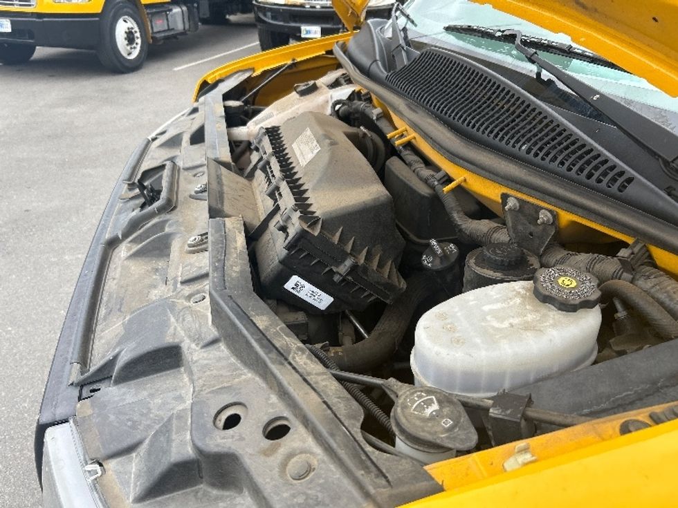 Light Duty Box Truck-Light and Medium Duty Trucks-GMC-2021-Savana G33903-Fontana-CA-86,625\n\t\tmiles-$ 29,250 - Image 23