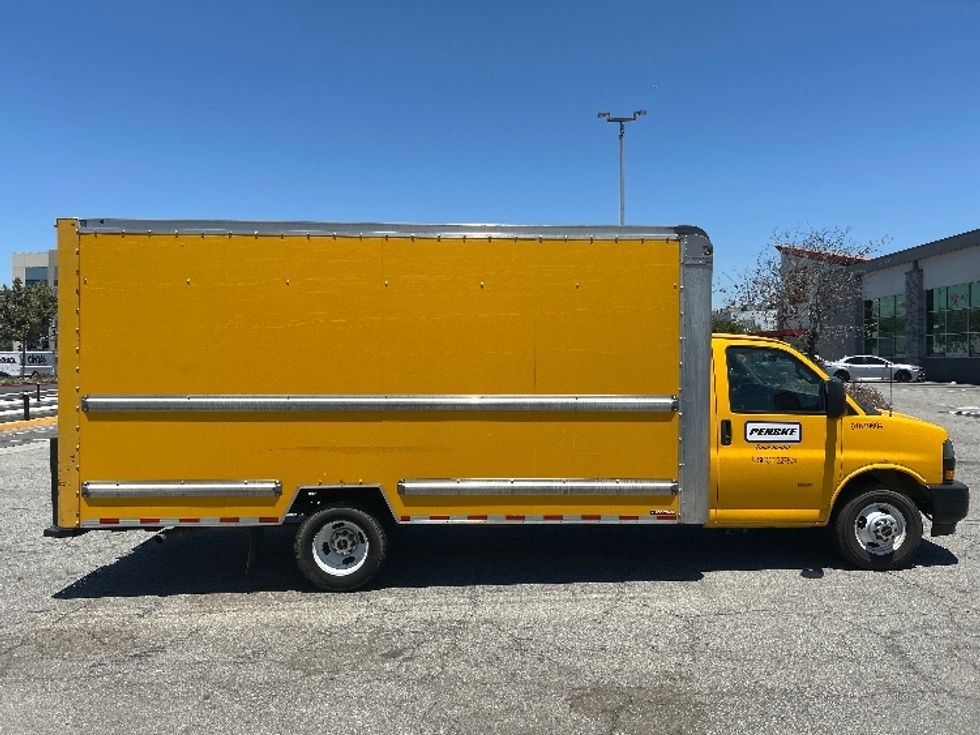 Light Duty Box Truck-Light and Medium Duty Trucks-GMC-2021-Savana G33903-Fontana-CA-88,076\n\t\tmiles-$ 29,000 - Image 15