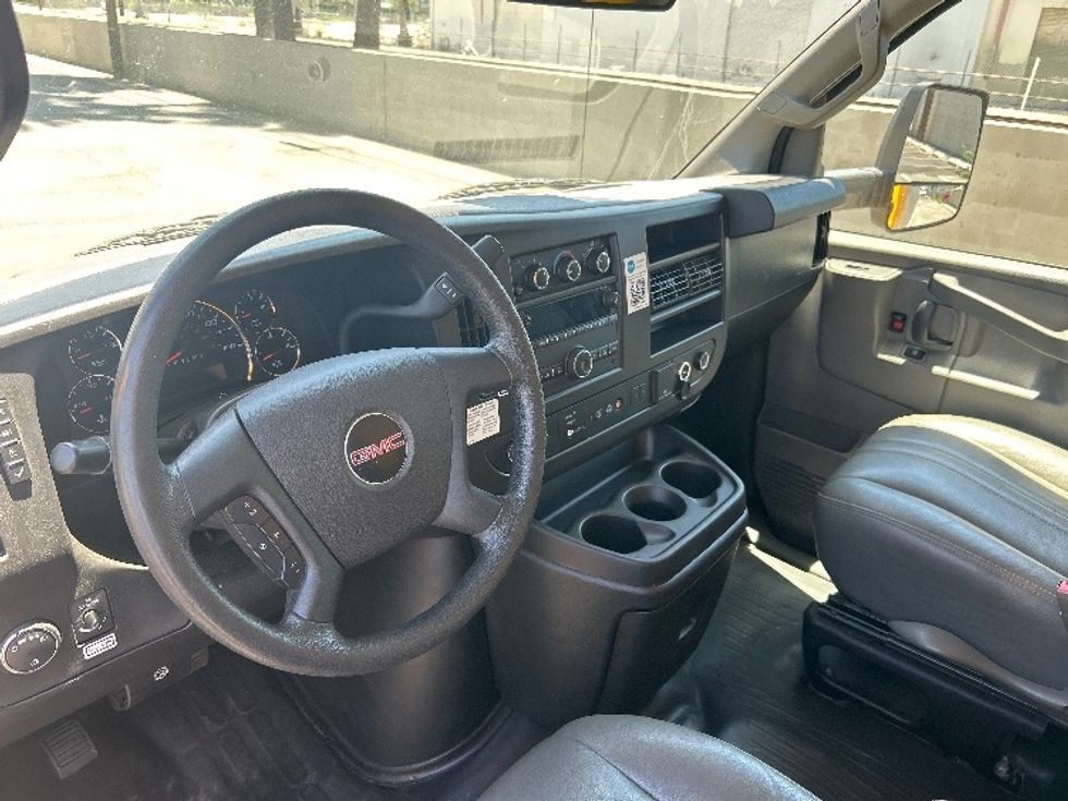 Light Duty Box Truck-Light and Medium Duty Trucks-GMC-2021-Savana G33903-Fontana-CA-88,076\n\t\tmiles-$ 29,000 - Image 17