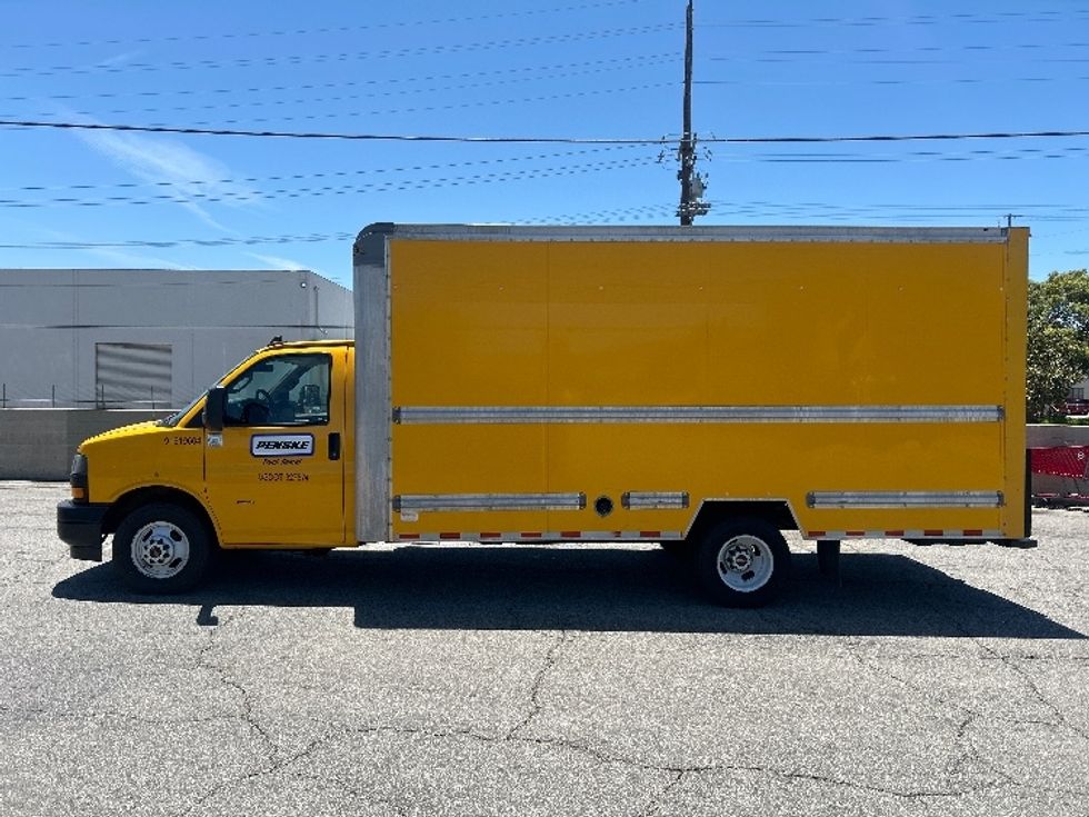 Light Duty Box Truck-Light and Medium Duty Trucks-GMC-2021-Savana G33903-Fontana-CA-88,076\n\t\tmiles-$ 29,000 - Image 4
