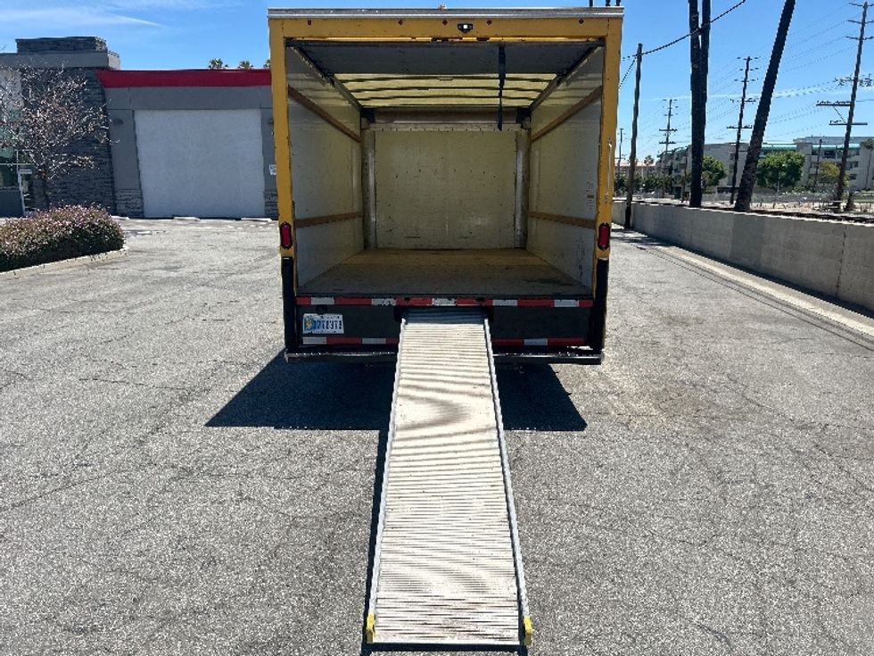 Light Duty Box Truck-Light and Medium Duty Trucks-GMC-2021-Savana G33903-Fontana-CA-88,076\n\t\tmiles-$ 29,000 - Image 9