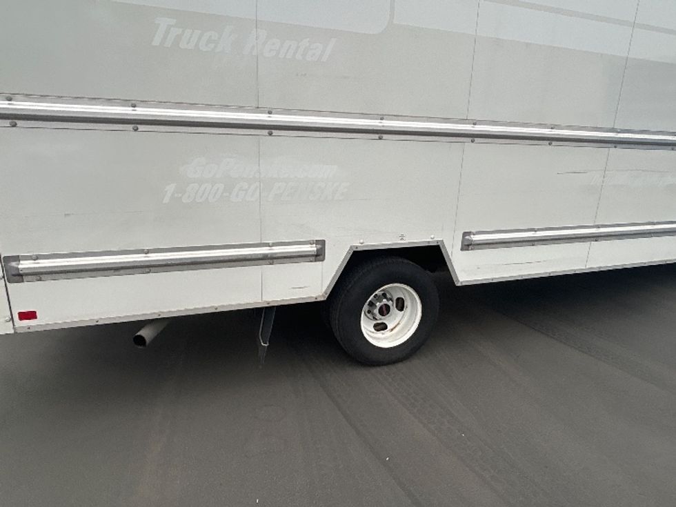 Light Duty Box Truck-Light and Medium Duty Trucks-GMC-2021-Savana G33903-Fontana-CA-88,341\n\t\tmiles-$ 32,500 - Image 14