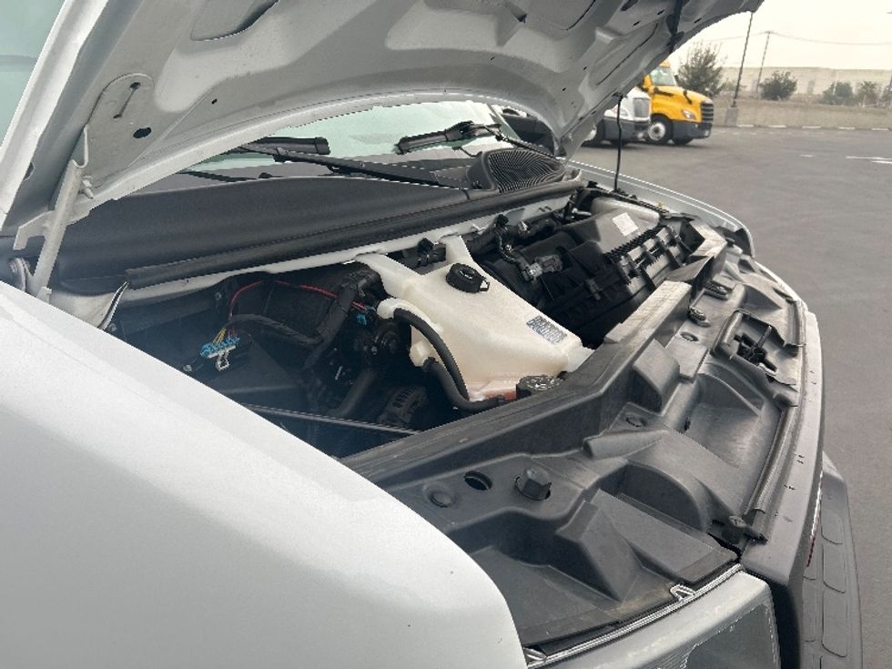 Light Duty Box Truck-Light and Medium Duty Trucks-GMC-2021-Savana G33903-Fontana-CA-88,341\n\t\tmiles-$ 32,500 - Image 23