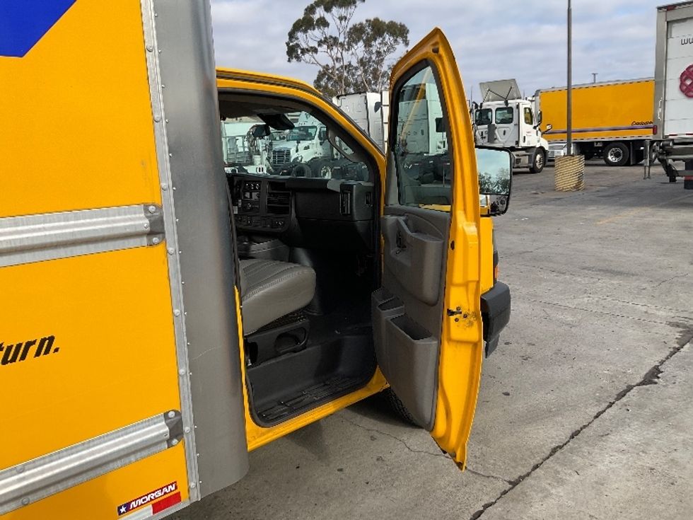 Light Duty Box Truck-Light and Medium Duty Trucks-GMC-2021-Savana G33903-Fontana-CA-90,125\n\t\tmiles-$ 28,750 - Image 20