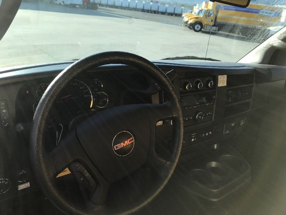 Light Duty Box Truck-Light and Medium Duty Trucks-GMC-2021-Savana G33903-Fontana-CA-90,682\n\t\tmiles-$ 28,750 - Image 18