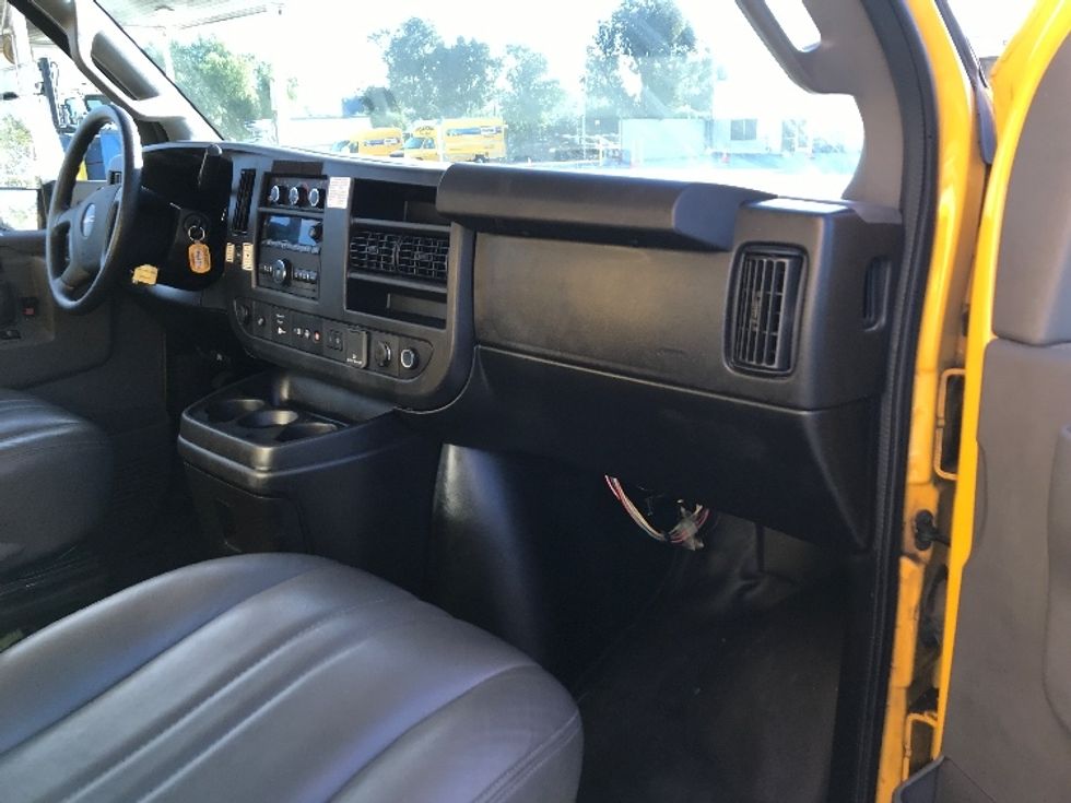 Light Duty Box Truck-Light and Medium Duty Trucks-GMC-2021-Savana G33903-Fontana-CA-90,682\n\t\tmiles-$ 28,750 - Image 21