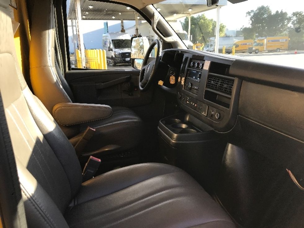 Light Duty Box Truck-Light and Medium Duty Trucks-GMC-2021-Savana G33903-Fontana-CA-90,682\n\t\tmiles-$ 28,750 - Image 22