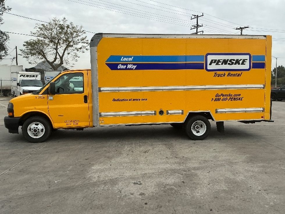 Light Duty Box Truck-Light and Medium Duty Trucks-GMC-2021-Savana G33903-Fontana-CA-90,682\n\t\tmiles-$ 28,750 - Image 4