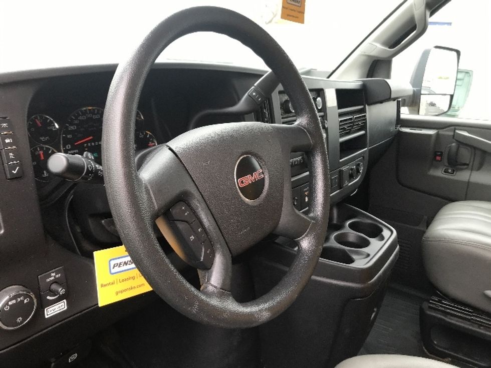 Light Duty Box Truck-Light and Medium Duty Trucks-GMC-2021-Savana G33903-Fontana-CA-90,783\n\t\tmiles-$ 28,750 - Image 16