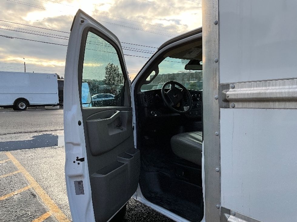Light Duty Box Truck-Light and Medium Duty Trucks-GMC-2021-Savana G33903-Fontana-CA-91,751\n\t\tmiles-$ 32,250 - Image 16