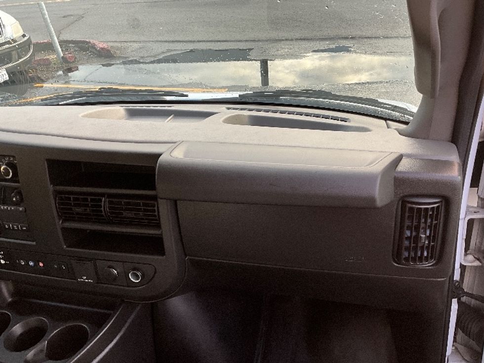 Light Duty Box Truck-Light and Medium Duty Trucks-GMC-2021-Savana G33903-Fontana-CA-91,751\n\t\tmiles-$ 32,250 - Image 21