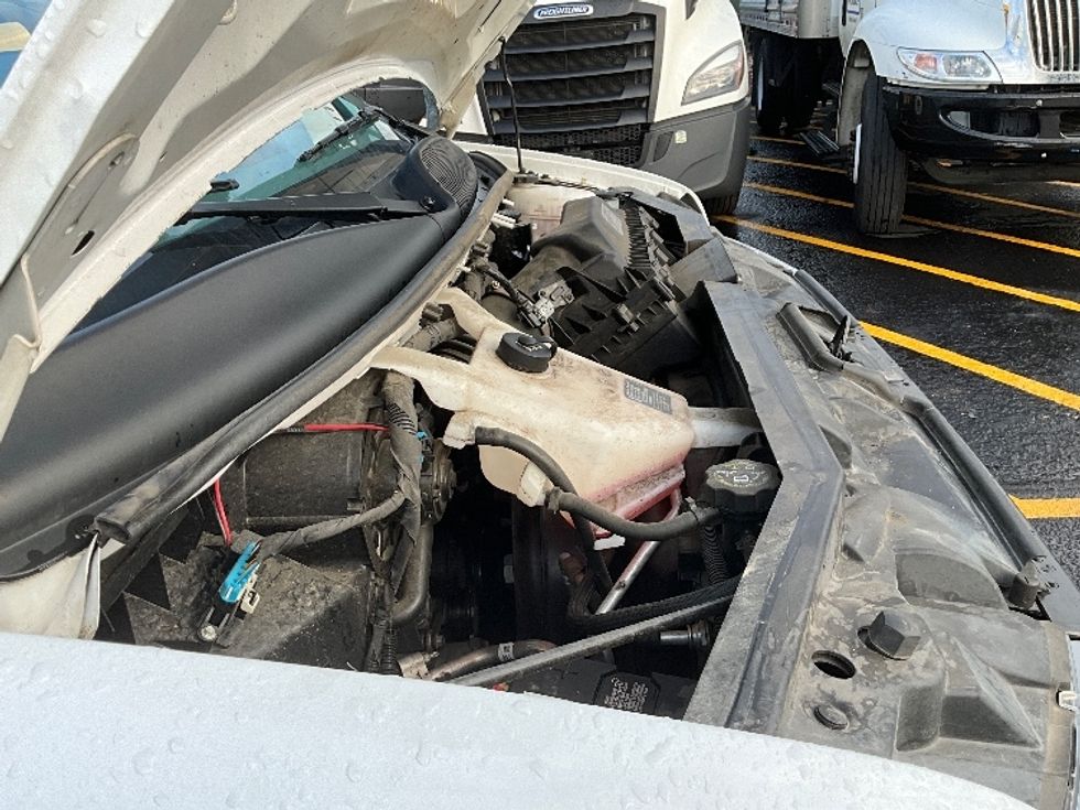 Light Duty Box Truck-Light and Medium Duty Trucks-GMC-2021-Savana G33903-Fontana-CA-91,751\n\t\tmiles-$ 32,250 - Image 23