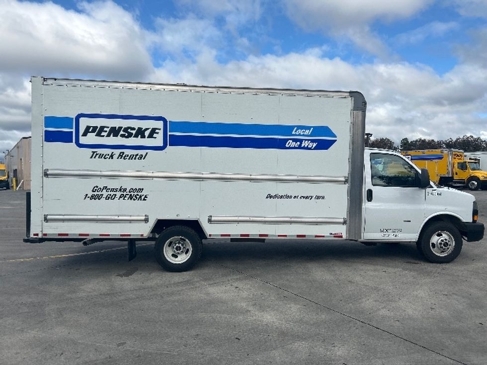 Light Duty Box Truck-Light and Medium Duty Trucks-GMC-2021-Savana G33903-Fontana-CA-92,619\n\t\tmiles-$ 31,500 - Image 15