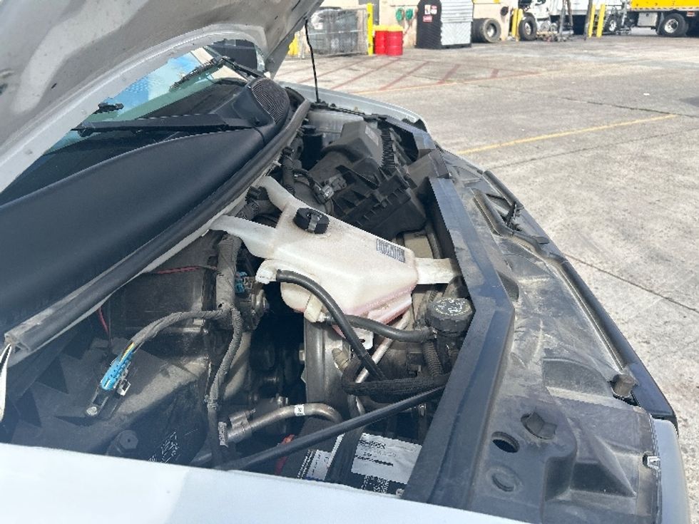 Light Duty Box Truck-Light and Medium Duty Trucks-GMC-2021-Savana G33903-Fontana-CA-92,619\n\t\tmiles-$ 31,500 - Image 23