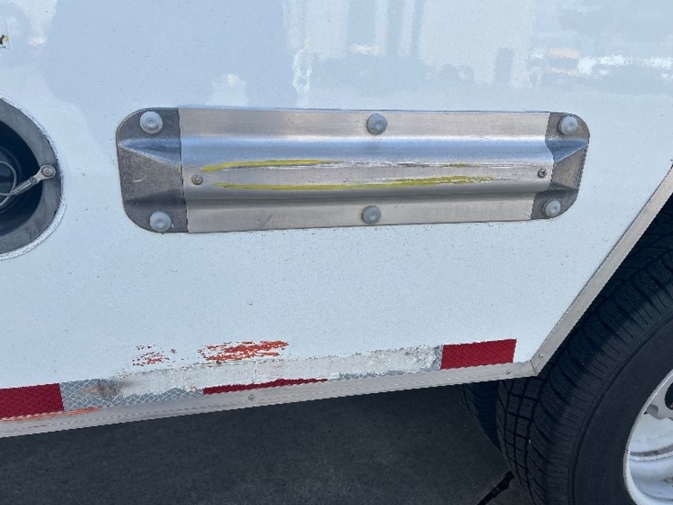 Light Duty Box Truck-Light and Medium Duty Trucks-GMC-2021-Savana G33903-Fontana-CA-92,619\n\t\tmiles-$ 31,500 - Image 25